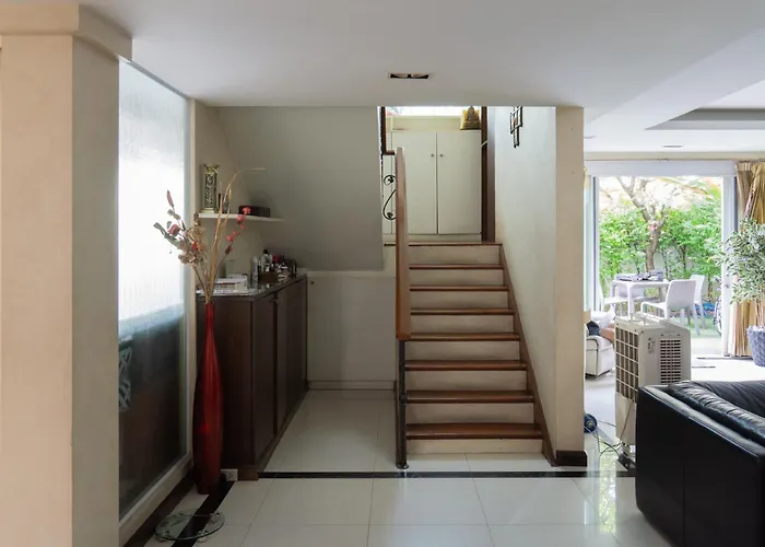 Luxury 4 Kingsize Bedrooms - & Modern Sukhumvit *