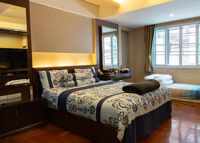 Luxury 4 Kingsize Bedrooms - & Modern Sukhumvit וילה *