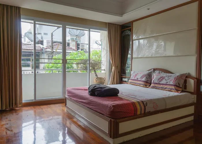 Luxury 4 Kingsize Bedrooms - & Modern Sukhumvit *
