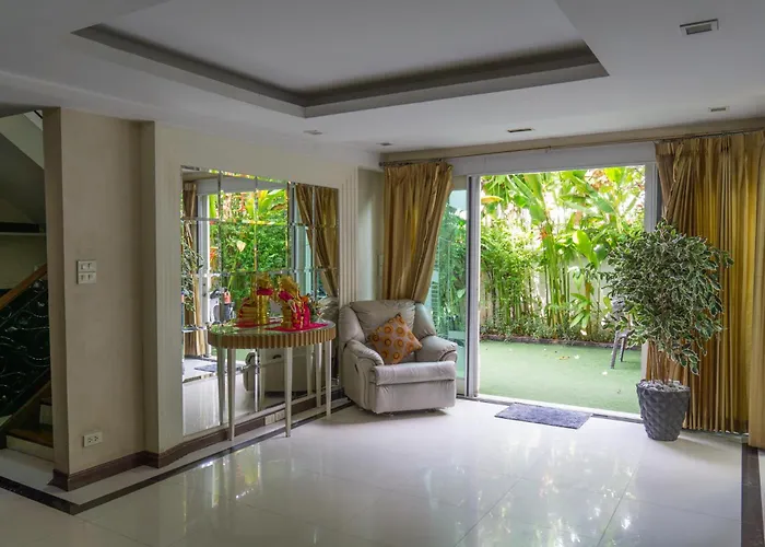 Luxury 4 Kingsize Bedrooms - & Modern Sukhumvit וילה בנגקוק