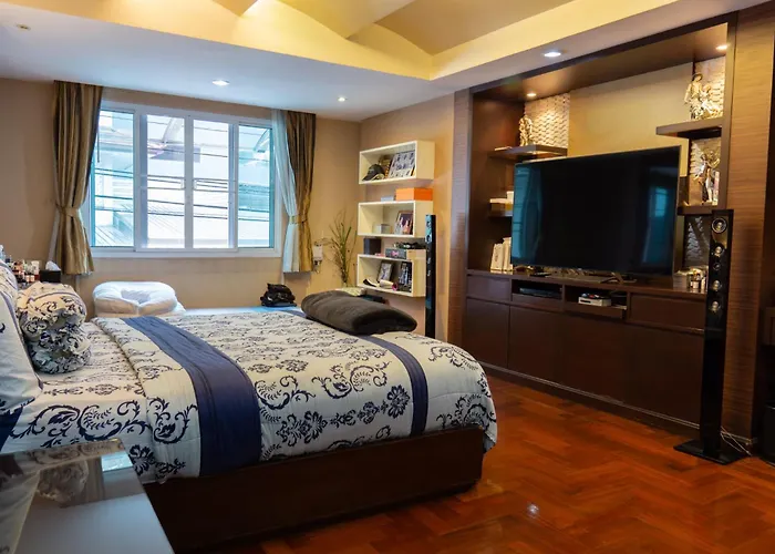 Luxury 4 Kingsize Bedrooms - & Modern Sukhumvit *