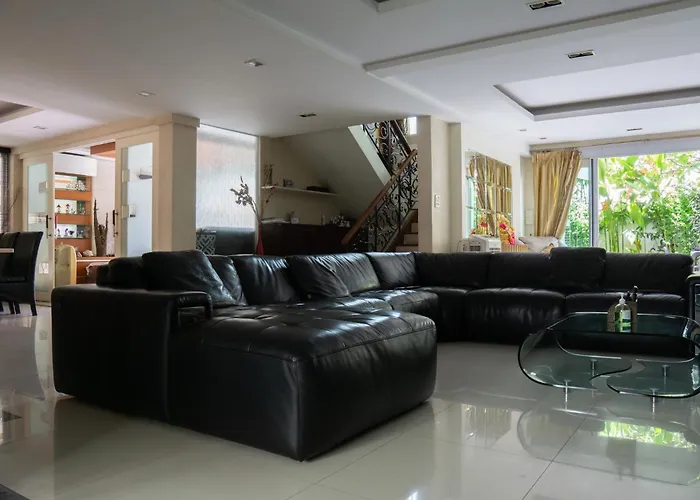 Luxury 4 Kingsize Bedrooms - & Modern Sukhumvit בנגקוק