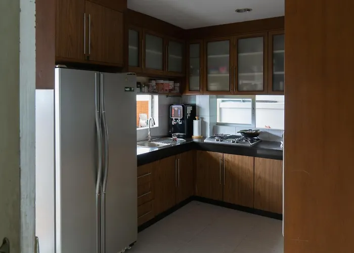 Luxury 4 Kingsize Bedrooms - & Modern Sukhumvit וילה *