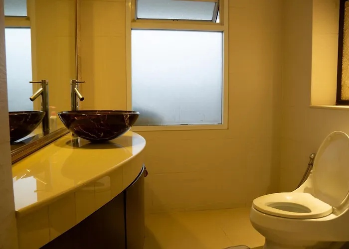 Luxury 4 Kingsize Bedrooms - & Modern Sukhumvit בנגקוק