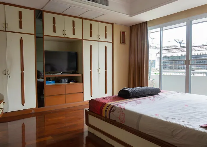 Luxury 4 Kingsize Bedrooms - & Modern Sukhumvit