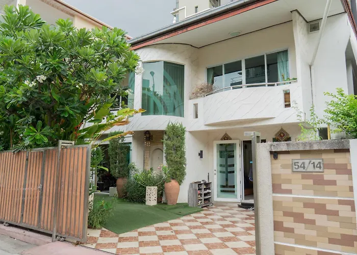 Luxury 4 Kingsize Bedrooms - & Modern Sukhumvit וילה *