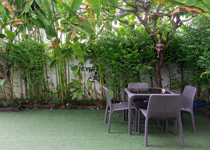 Luxury 4 Kingsize Bedrooms - & Modern Sukhumvit וילה